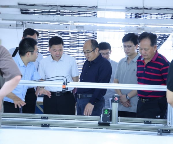 ��Ůװ��������������Ҫ�����ռ��乤ҵ��Ӧ�á�Ч���ж�